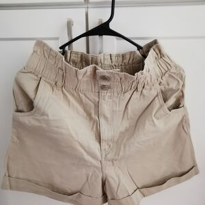 H&M Women's Beige Cargo Shorts